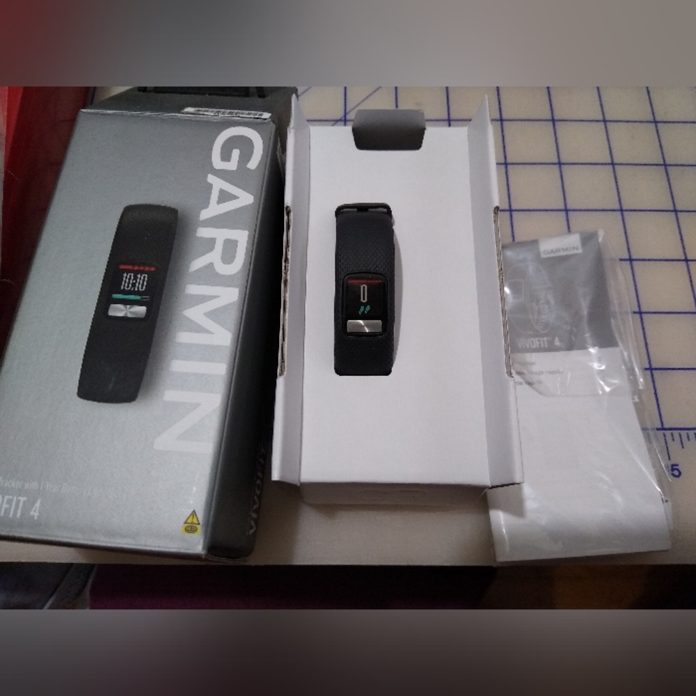 Garmin Vivofit 4